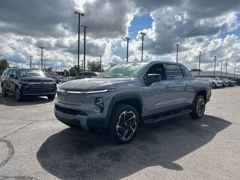 New 2026 Chevrolet Silverado EV LT image 7