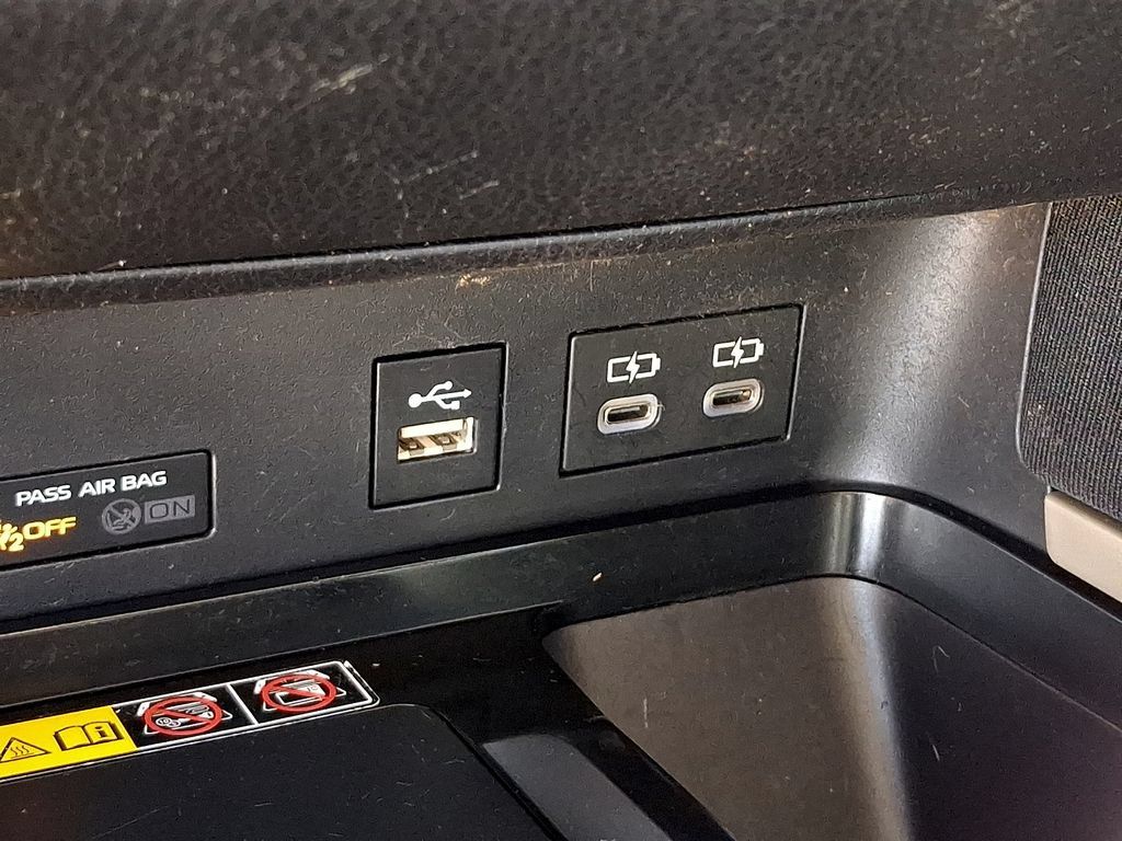 Used 2025 Toyota Camry LE FWD image 27