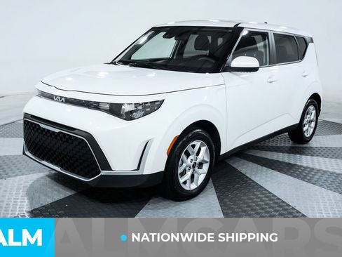 Used 2025 Kia Soul LX w/ LX Technology Package FWD image 2