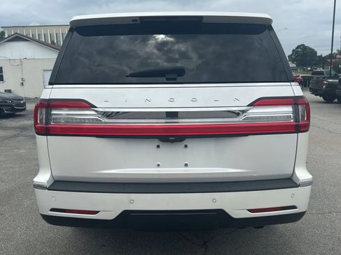 Used 2019 Lincoln Navigator Reserve AWD/4WD image 4