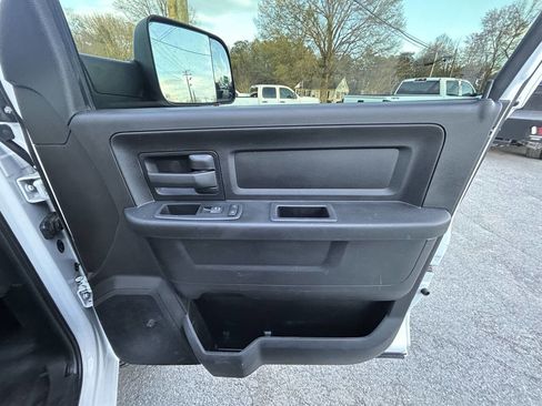 Used 2018 RAM 2500 Tradesman w/ Chrome Appearance Group image 22