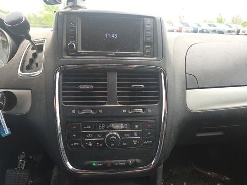 Used 2018 Dodge Grand Caravan GT FWD image 23