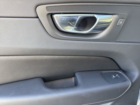 Used 2023 Volvo XC60 B5 Ultimate image 13