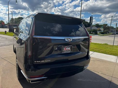 Used 2022 Cadillac Escalade ESV Premium Luxury Platinum AWD/4WD image 7