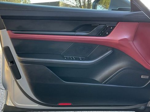 Used 2020 Porsche Taycan 4S image 13