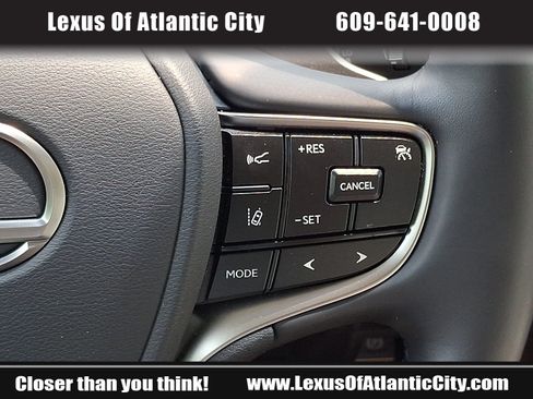 Used 2025 Lexus ES 300h w/ Premium Package FWD image 23