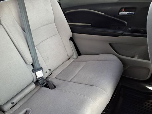 Used 2020 Honda Pilot EX image 25