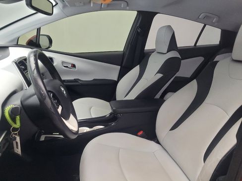Used 2016 Toyota Prius Four Touring w/ Premium Convenience Package image 17