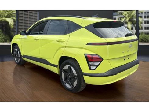Used 2024 Hyundai Kona SEL FWD image 4