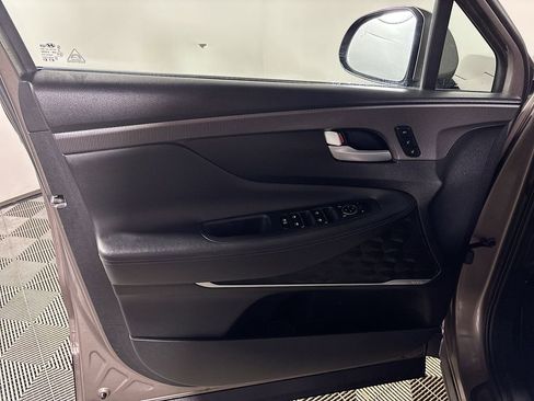 Used 2019 Hyundai Santa Fe Limited w/ Cargo Package image 10