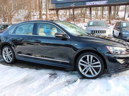 Used 2017 Volkswagen Passat 1.8T R-Line image 5