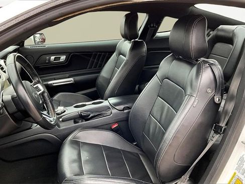 Used 2022 Ford Mustang Premium image 27