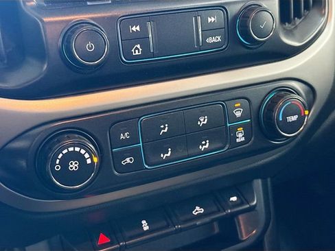 Used 2021 Chevrolet Colorado LT w/ LT Convenience Package image 16