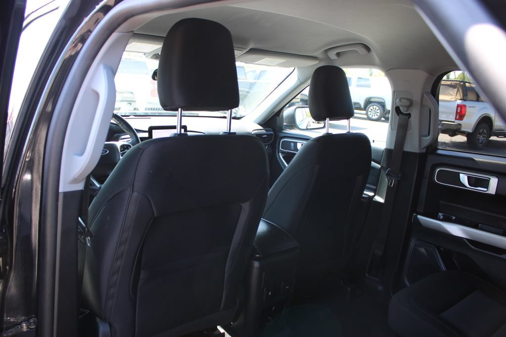 Used 2023 Ford Explorer XLT AWD/4WD image 24