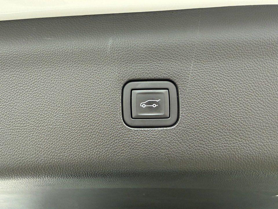 Used 2024 Buick Enclave Premium w/ Experience Buick Package AWD/4WD image 31