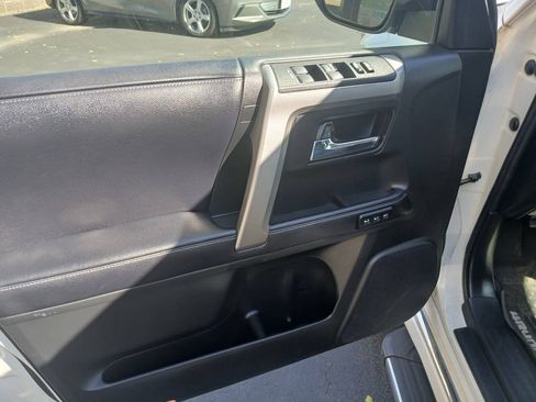 Used 2018 Toyota 4Runner Limited AWD/4WD image 15