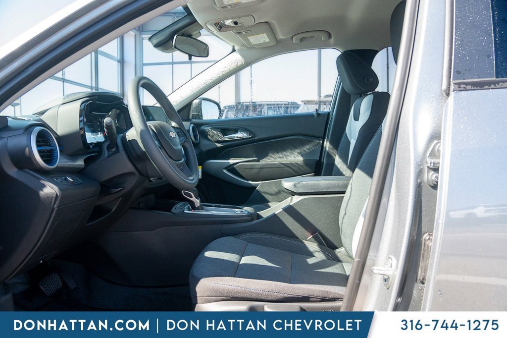 New 2026 Chevrolet Trax LS FWD image 3