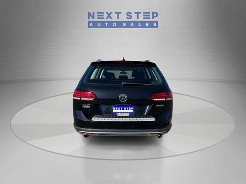 Used 2019 Volkswagen Golf Alltrack SE image 7