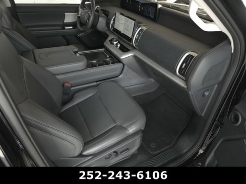 Used 2025 Ford Expedition Max Active AWD/4WD image 51