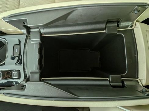 Used 2023 Buick Envision Avenir FWD image 25