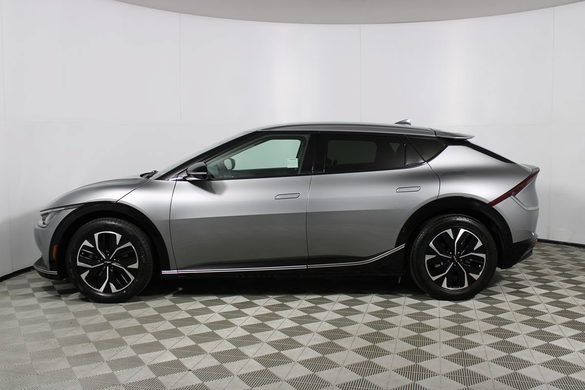Used 2023 Kia EV6 Wind RWD image 27