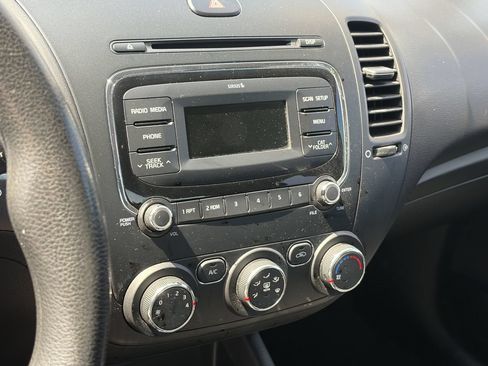 Used 2017 Kia Forte LX FWD image 12