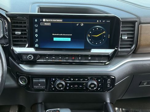 Used 2025 Chevrolet Silverado 1500 High Country w/ High Country Premium Package AWD/4WD image 16
