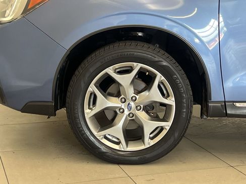 Used 2017 Subaru Forester 2.5i Touring AWD/4WD image 11
