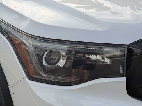 Used 2019 GMC Acadia SLT w/ Black Edition image 8