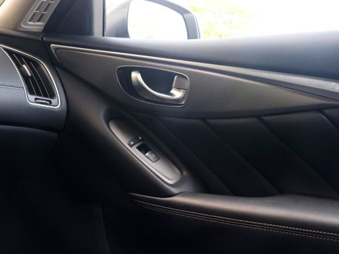 Used 2019 INFINITI Q50 Signature Edition AWD/4WD image 18
