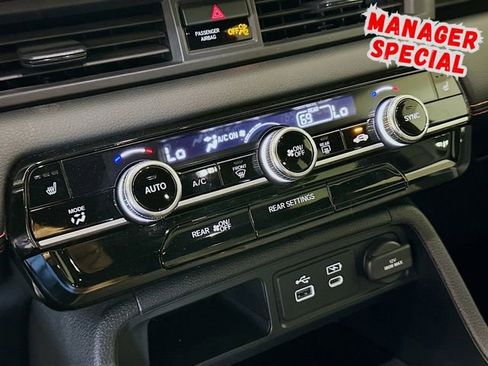 Used 2025 Honda Pilot Sport image 17