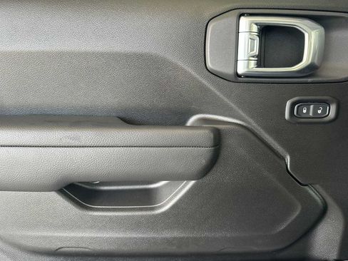New 2026 Jeep Gladiator Sport AWD/4WD image 8