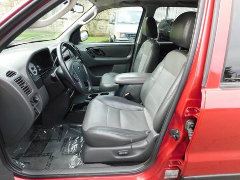 Used 2003 Ford Escape XLT image 6