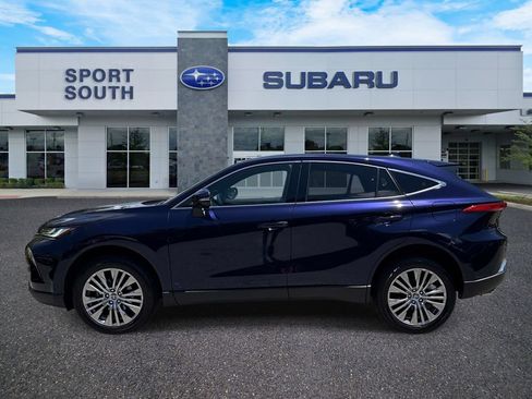 Used 2023 Toyota Venza Limited AWD/4WD image 7