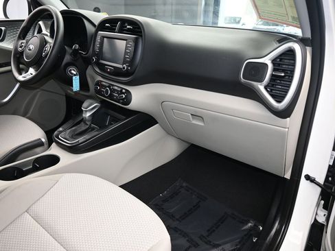Used 2021 Kia Soul LX image 39
