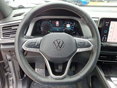 Used 2025 Volkswagen Atlas Cross Sport SE FWD image 18