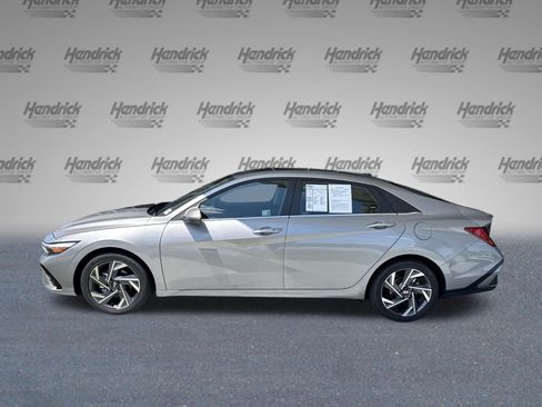 Used 2025 Hyundai Elantra SEL FWD image 6