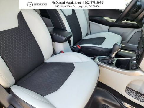 Used 2018 Jeep Compass Latitude w/ Popular Equipment Group FWD image 14