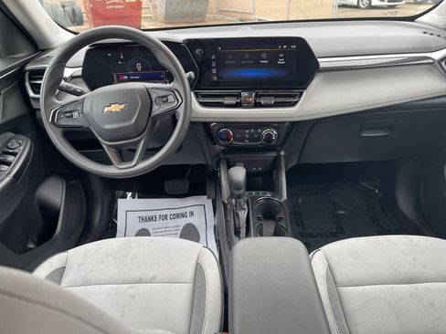 Used 2025 Chevrolet TrailBlazer LT FWD image 12