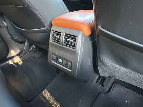 Used 2022 Mitsubishi Outlander SEL image 28