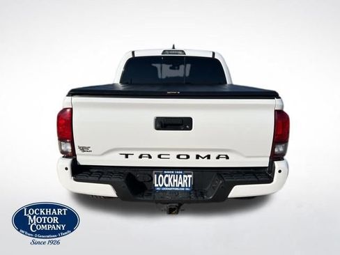 Used 2018 Toyota Tacoma TRD Sport w/ Technology Package image 6