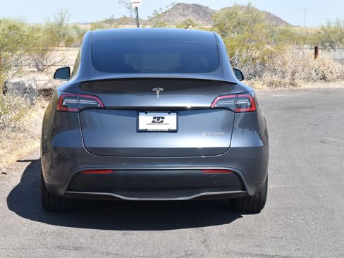 Used 2021 Tesla Model Y Performance AWD/4WD image 4