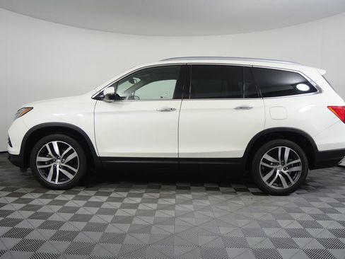 Used 2017 Honda Pilot Touring image 6