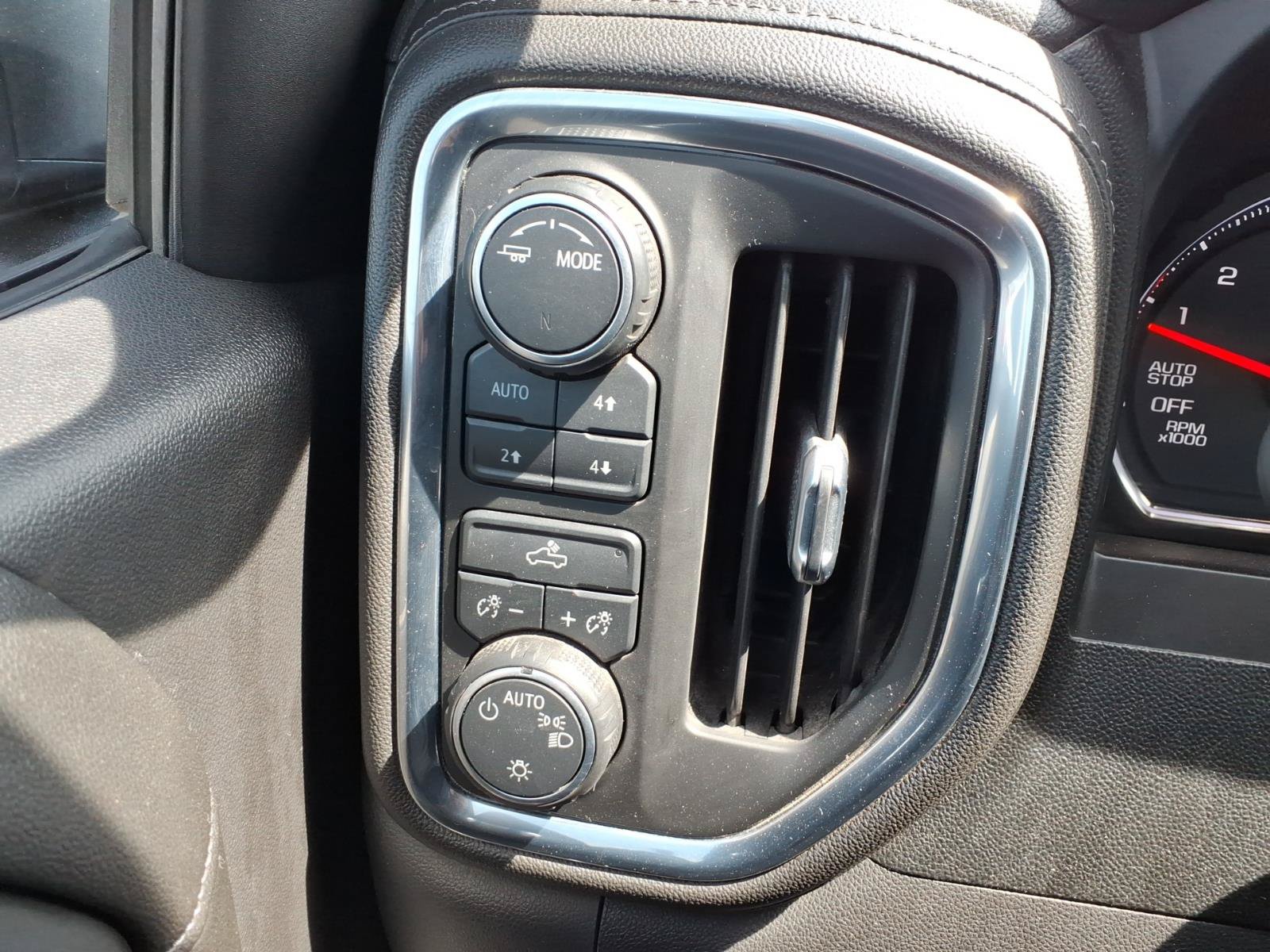 Used 2020 Chevrolet Silverado 1500 LT w/ Texas Edition AWD/4WD image 23