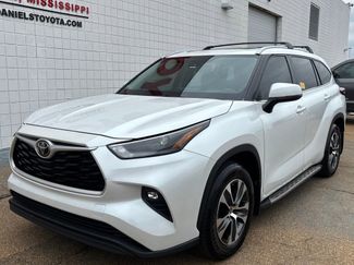Used 2022 Toyota Highlander XLE video 1