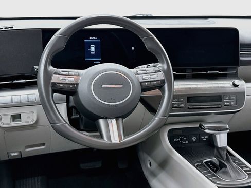 Used 2025 Hyundai Kona SEL FWD image 18