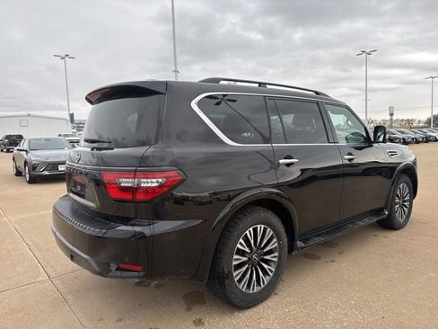 Used 2023 Nissan Armada SL w/ Midnight Edition Package image 3