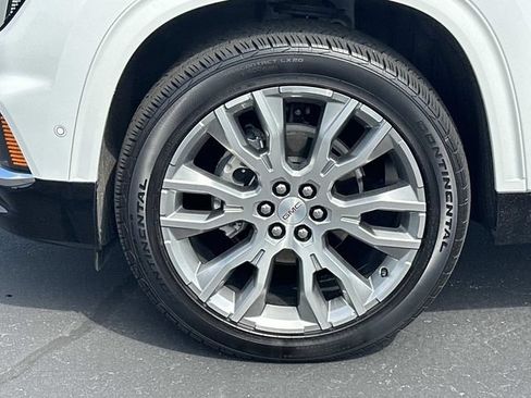 Certified 2025 GMC Acadia Denali w/ Super Cruise Package AWD/4WD image 33