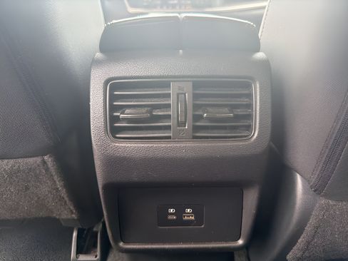 Used 2023 Nissan Rogue SV FWD image 25
