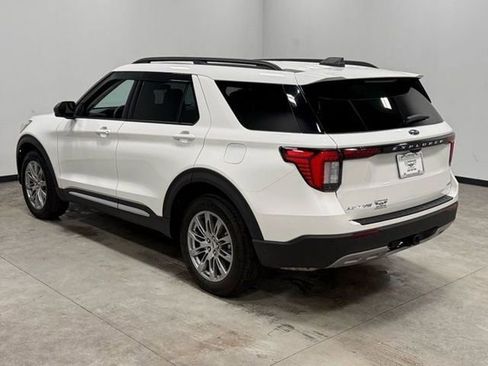 Used 2025 Ford Explorer Active w/ Active Comfort Package AWD/4WD image 10